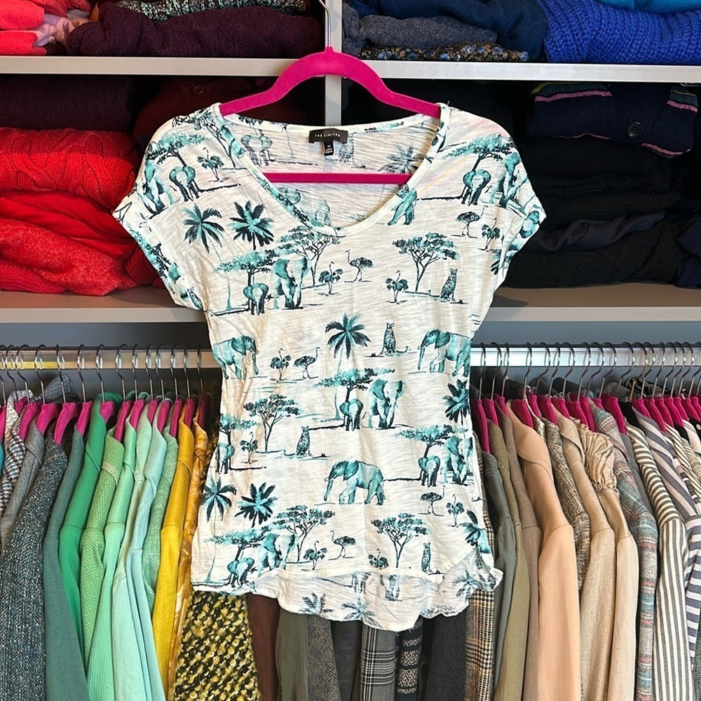 The Limited white/aqua wildlife scene scoop neck short sleeve t shirt size XS